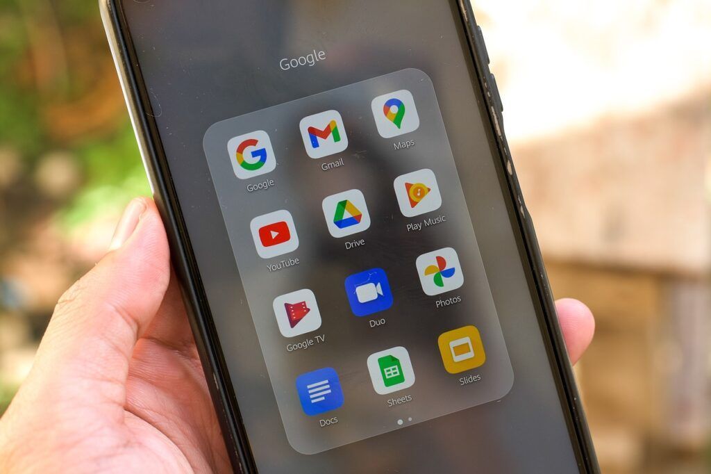 Los mejores cursos de español online ofrecen diversidad de recursos digitales y apps para mejorar el español